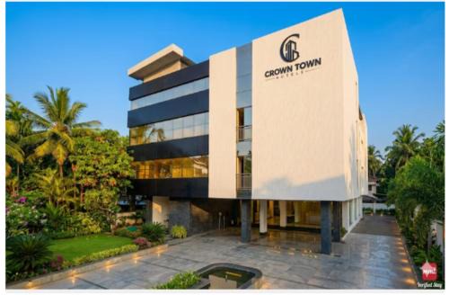 Crown Town Hotel - Kalamassery