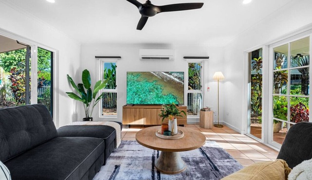Cullen Bay Retreat | Pool, Balcony & Marina Stroll in Larrakeyah