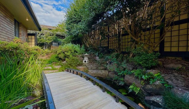 Daisy hill Tranquil Japanese Gardens Retreat in Daisy Hill