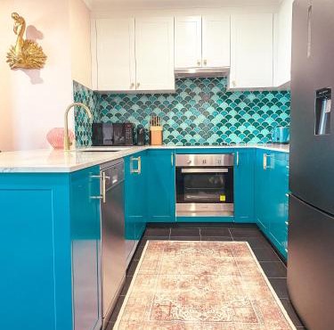 Darling Harbour stunning city location with pool, gym, wifi, Netflix in Sydney