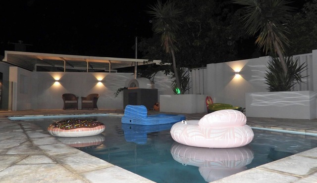 Deluxe A-class family home with swimming pool in Forrestfield