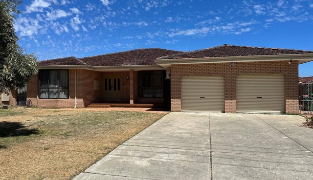 Discover your perfect stay in a prime location close to Fremantle South Beach in Samson