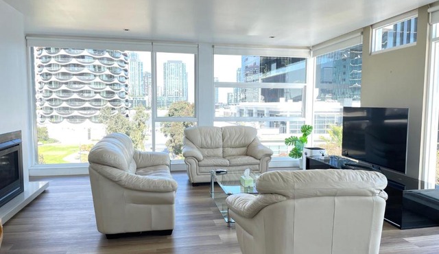 Docklands Luxury Penthouse Right Above The District Docklands in Melbourne