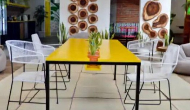 Double Queen Suite near La Calzada/lake +30MB wifi in Granada