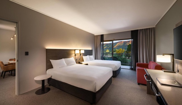 DoubleTree by Hilton Alice Springs in Desert Springs