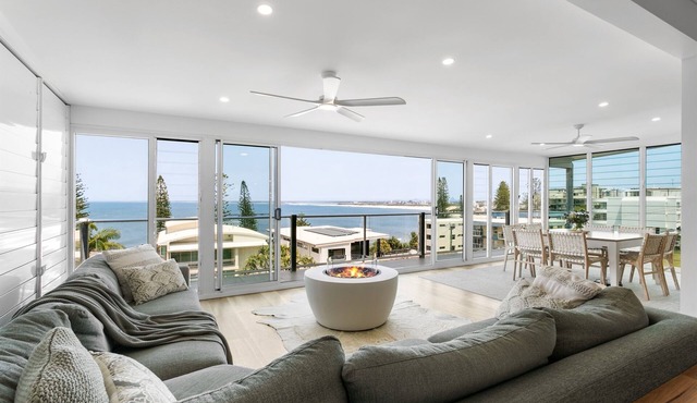 Dream Home, Ocean Views, 300m to Kings Beach in Kings Beach
