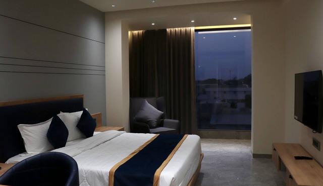 Dream Inn By Spring Tree in Wadhwan