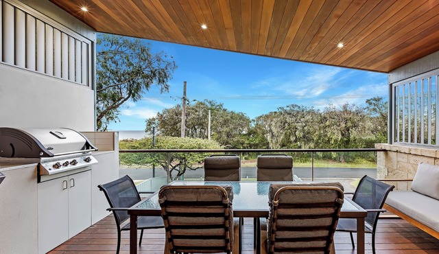DREAMY BEACHSIDE ESCAPE OFFERING SPARKLING OCEAN VIEWS in Quindalup