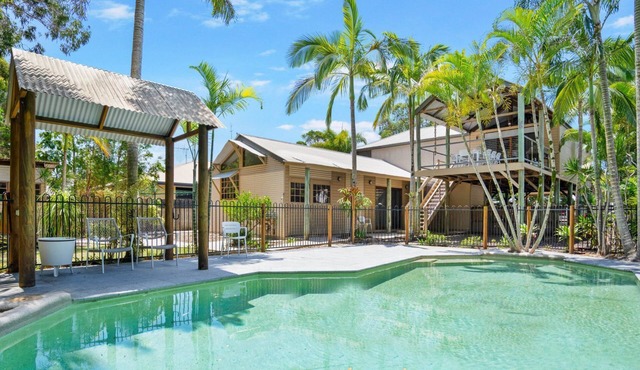 Driftwood - Rainbow Shores. Swimming pool, Wifi, beds made. Gorgeous home. in Rainbow Beach