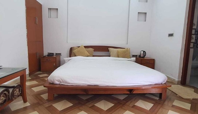 DTR Jungle Hideaways