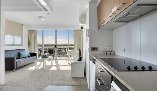 Dual Key Apartment with Wifi Pool and Parking in Mackay