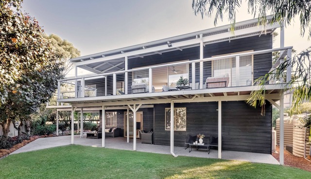 Eagle Bay Summerhaus - 100m from beach in Eagle Bay