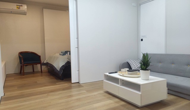 Easy Privacy Modern Stay with Ensite in Jamboree Heights