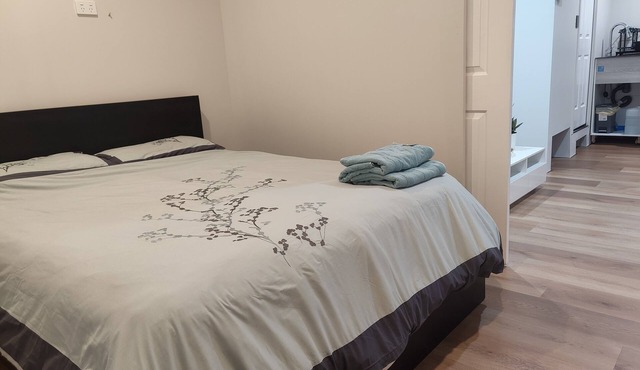 Easy Smart Moden Accommodation for long short staying in Jamboree Heights