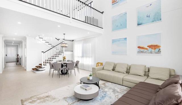 Elegant & Convenient 4-Beds Villa w/easy access in Upper Mount Gravatt