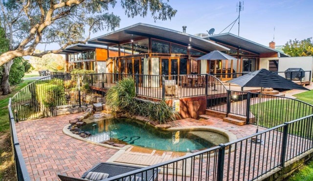 Elements - Echuca Holiday Homes in Moama