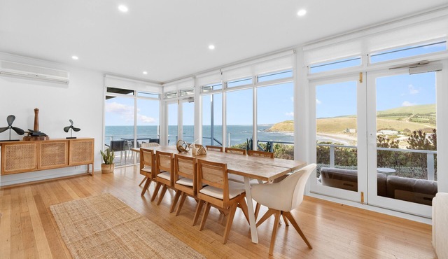 Elevated Coastal Retreat With Dynamic Sea and Hills Views in Myponga Beach