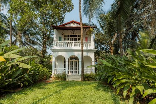ELIVAAS Signature Maison 10 - Luxe 4 BHK Villa With Pvt Pool, Garden & Portuguese Charm in Siolim