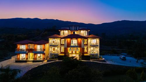 ELIVAAS Signature Terra Cove 6 BHK Villa with Surreal Views in Thūr
