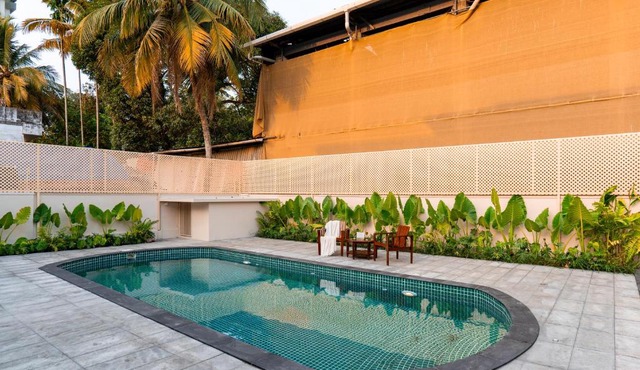 ELIVAAS Signature Valiyaveetil Mansion 5-BHK Mansion With Private Pool, Home Theatre & Garden Near New Marine Drive