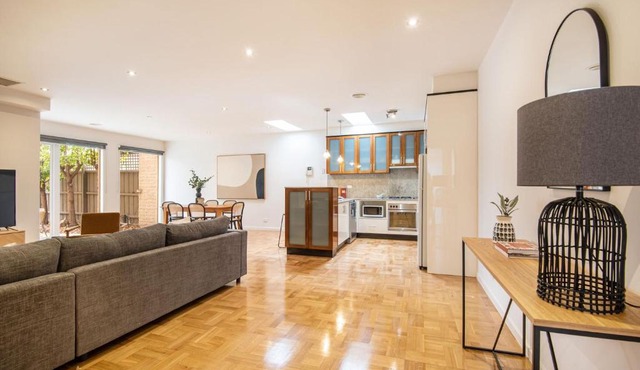 Elwood Sanctuary in Melbourne