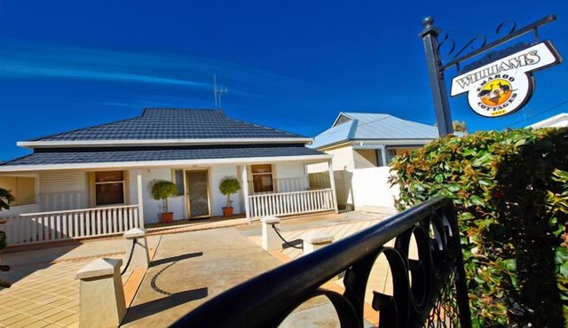 Emaroo Williams Cottage in Broken Hill