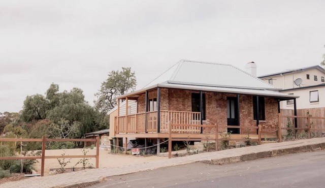 'Engineers Hut 1823' in Historic Richmond in Richmond