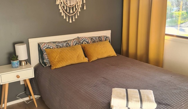 Entire house between Brisbane and Gold Cast in Springwood