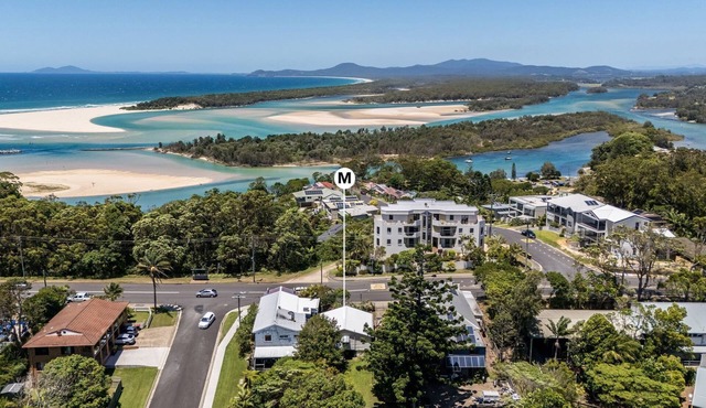 Escape from it all at Crooked Cottage, your peaceful retreat nestled in the heart of Nambucca Heads. in Nambucca Heads