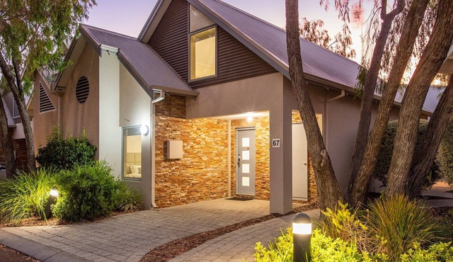 Escape to 67 at Cape View- resort accommodation for couples and families in Broadwater
