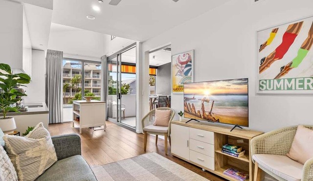 Executive 1 Bed Beachside Getaway - 2nd Floor in Sunshine Coast
