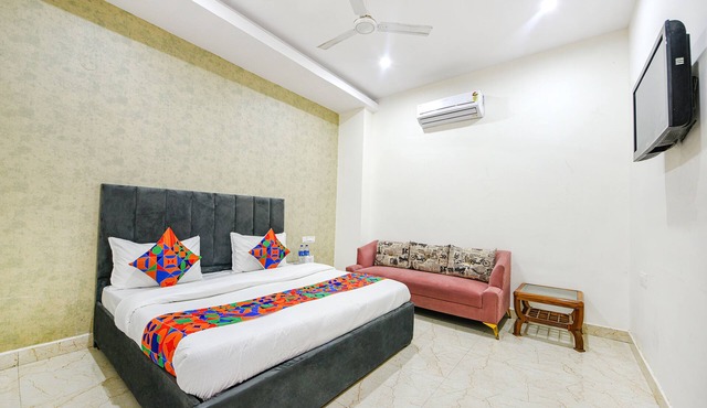FabHotel Kavya Inn