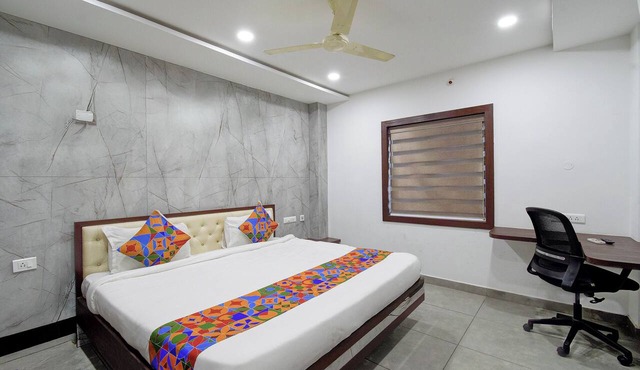 Fabhotel Sushmitha Inn in Hanmakonda