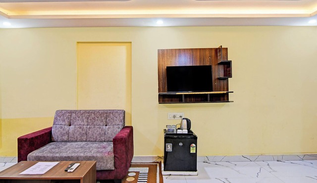 Fabhotel The Crown in Barasat