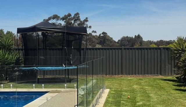 Fabulous 5-bedroom house with Pool in Bundalong in Bundalong