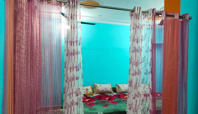 Family atmosphere Guest Room With Double Bed + Single Bed With Cooling Duckting