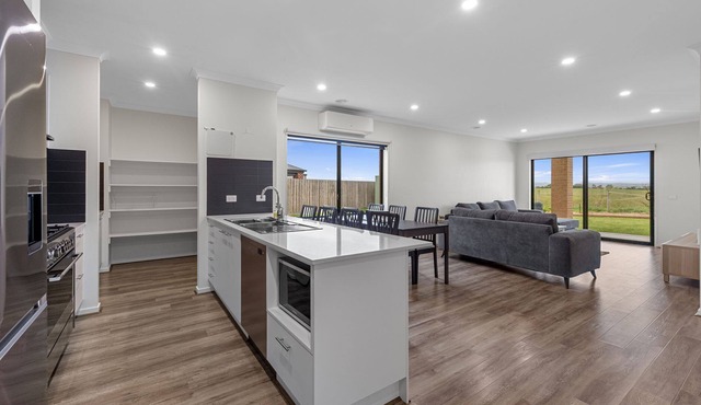Fault Getaway - Linen Included in North Wonthaggi