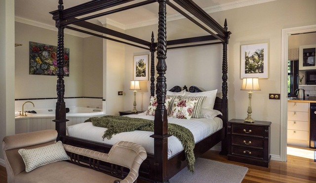 Fern Cottage - Romantic spa cottage in Mount Dandenong in Mount Dandenong
