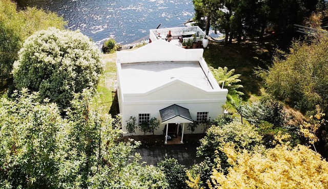 Forth River Cottage - Luxury Bed and Breakfast by the River in Forth