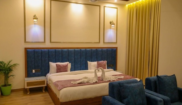 Four Leaf Hotel