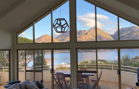 Freycinet Beach House in Coles Bay