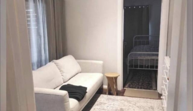 Fully equipped 1br maisonnette home in Clarence Gardens