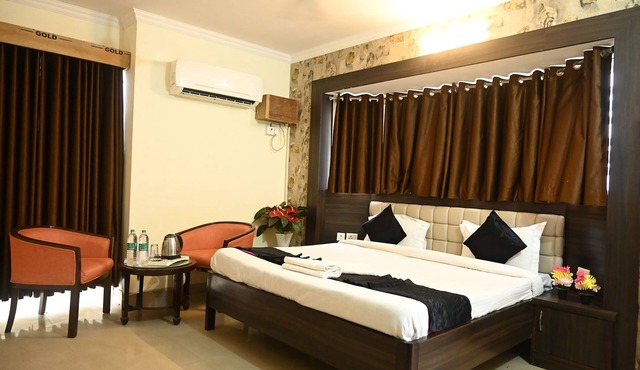 Ganga Darshanam Guest House