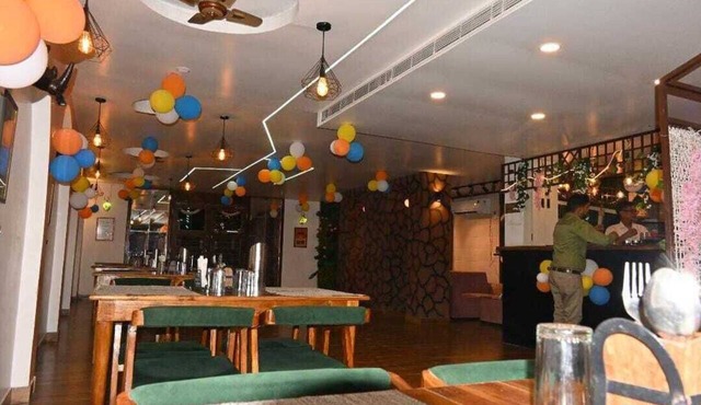 Gk Hotel in Pindra