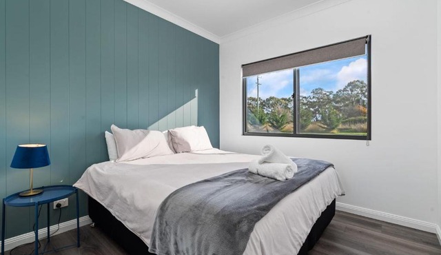 Glenowrie Cottage - 1 King 2 Singles - Farm Stay in Spring Terrace