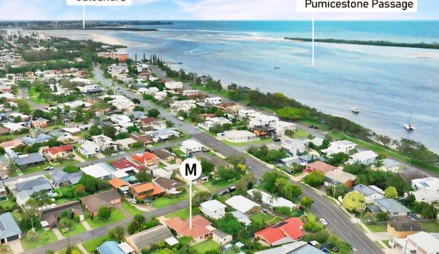 Golden Beach Escape | Walk to Beach & Pumicestone Passage in Pelican Waters