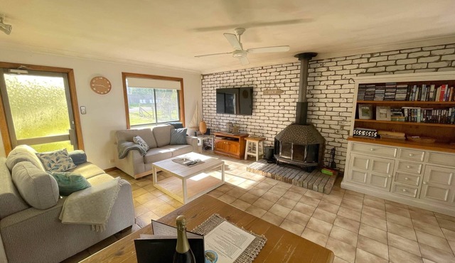 Goolwa Beachfront: Pet Friendly, Fireplace, WiFi, Sand Dunes, The best location in Goolwa Beach in Goolwa Beach