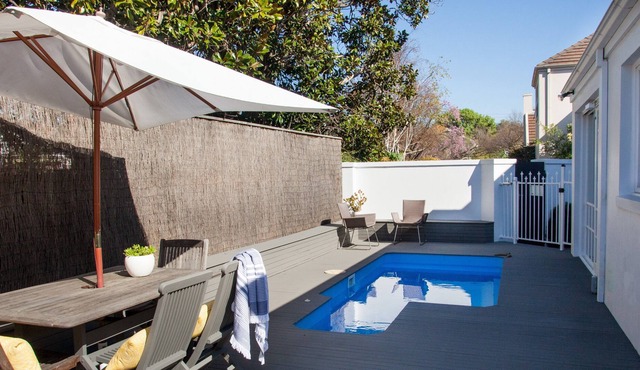 Gorgeous Brighton home ideal location, pet friendly in Brighton