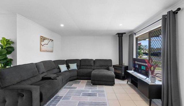 Great Value Group Stay | Comfortable & Convenient in Capalaba