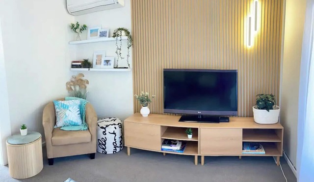 🔆GREENVIEW🔆BFast,WiFi,Fetch🔆Walk2Pizza,Liquor in Bell Post Hill